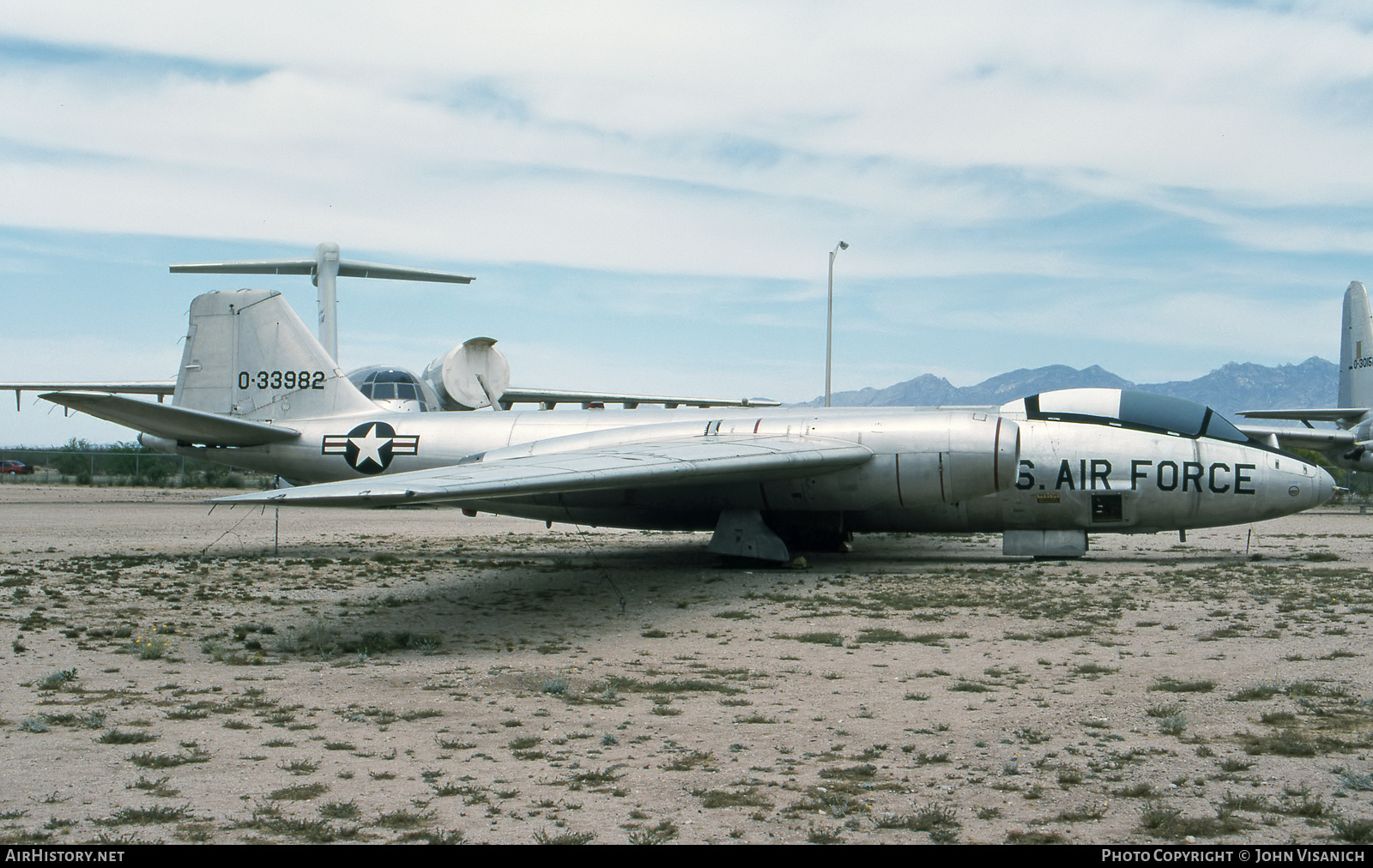 Aircraft Photo of 53-3982 / 0-33982 | Martin EB-57D Canberra | USA - Air Force | AirHistory.net #543457
