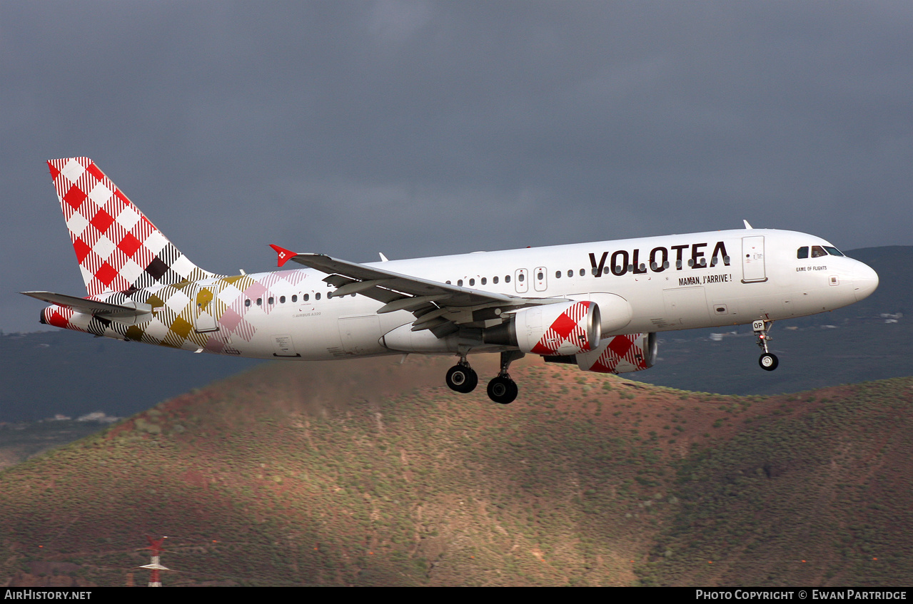Aircraft Photo of EC-NOP | Airbus A320-214 | Volotea | AirHistory.net #543510
