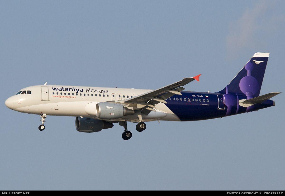 Aircraft Photo of 9K-EAB | Airbus A320-214 | Wataniya Airways | AirHistory.net #543513