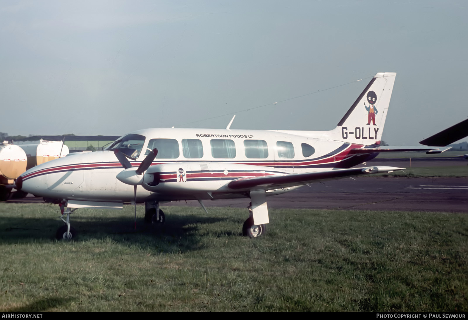 Aircraft Photo of G-OLLY | Piper PA-31-350 Navajo Chieftain | Robertson Foods | AirHistory.net #543516