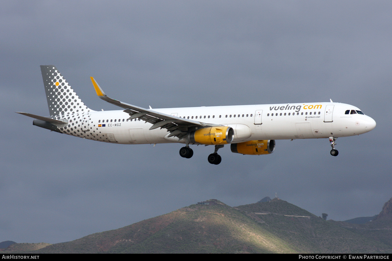Aircraft Photo of EC-MGZ | Airbus A321-231 | Vueling Airlines | AirHistory.net #543531