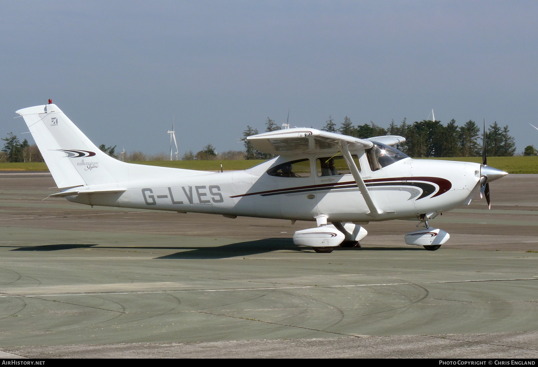 Aircraft Photo of G-LVES | Cessna 182S Skylane | AirHistory.net #543578