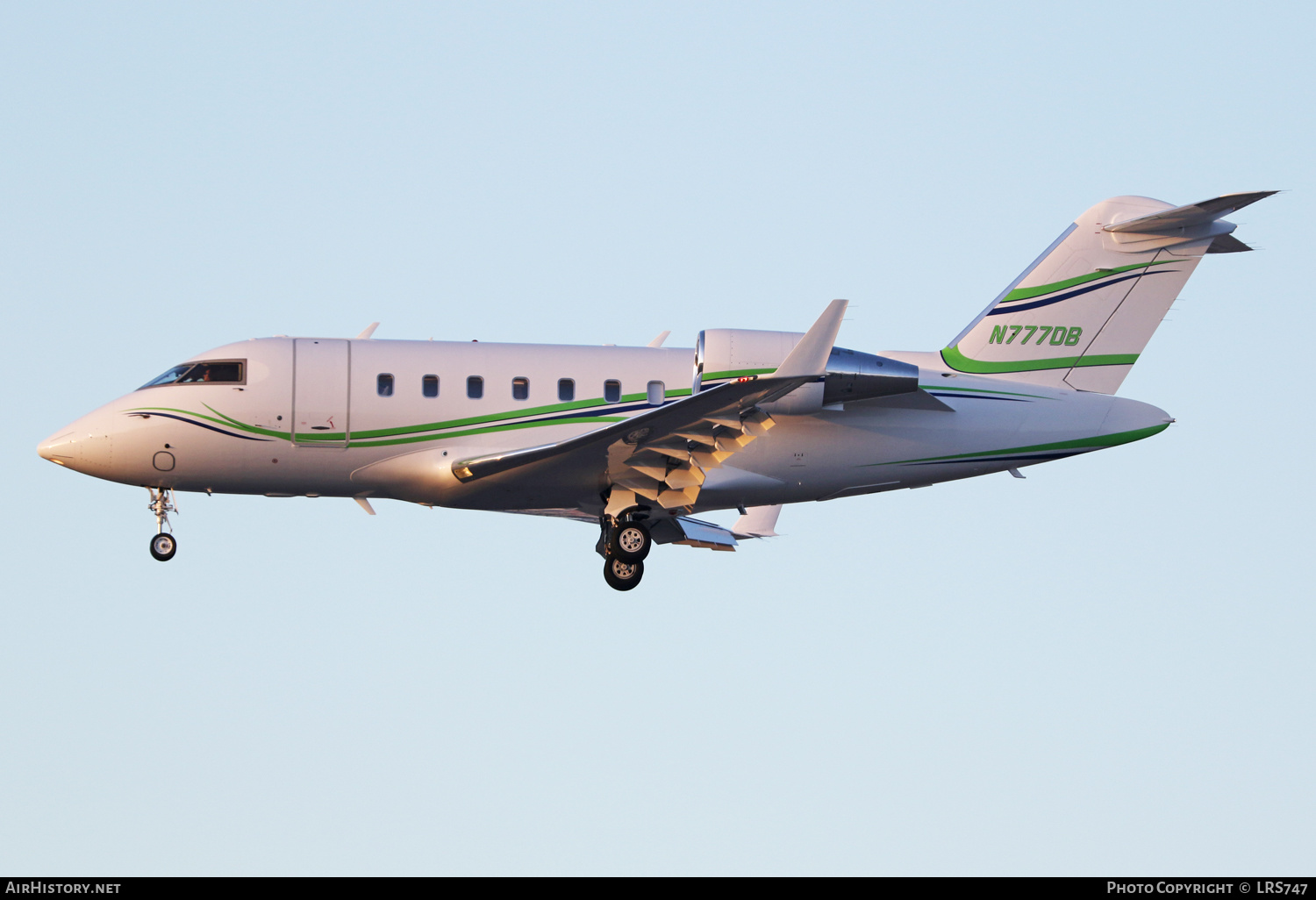 Aircraft Photo of N777DB | Bombardier Challenger 605 (CL-600-2B16) | AirHistory.net #543669