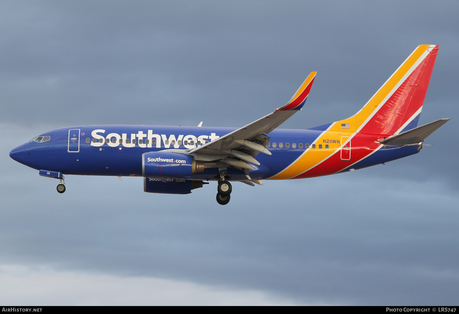 Aircraft Photo of N211WN | Boeing 737-7H4 | Southwest Airlines | AirHistory.net #543673