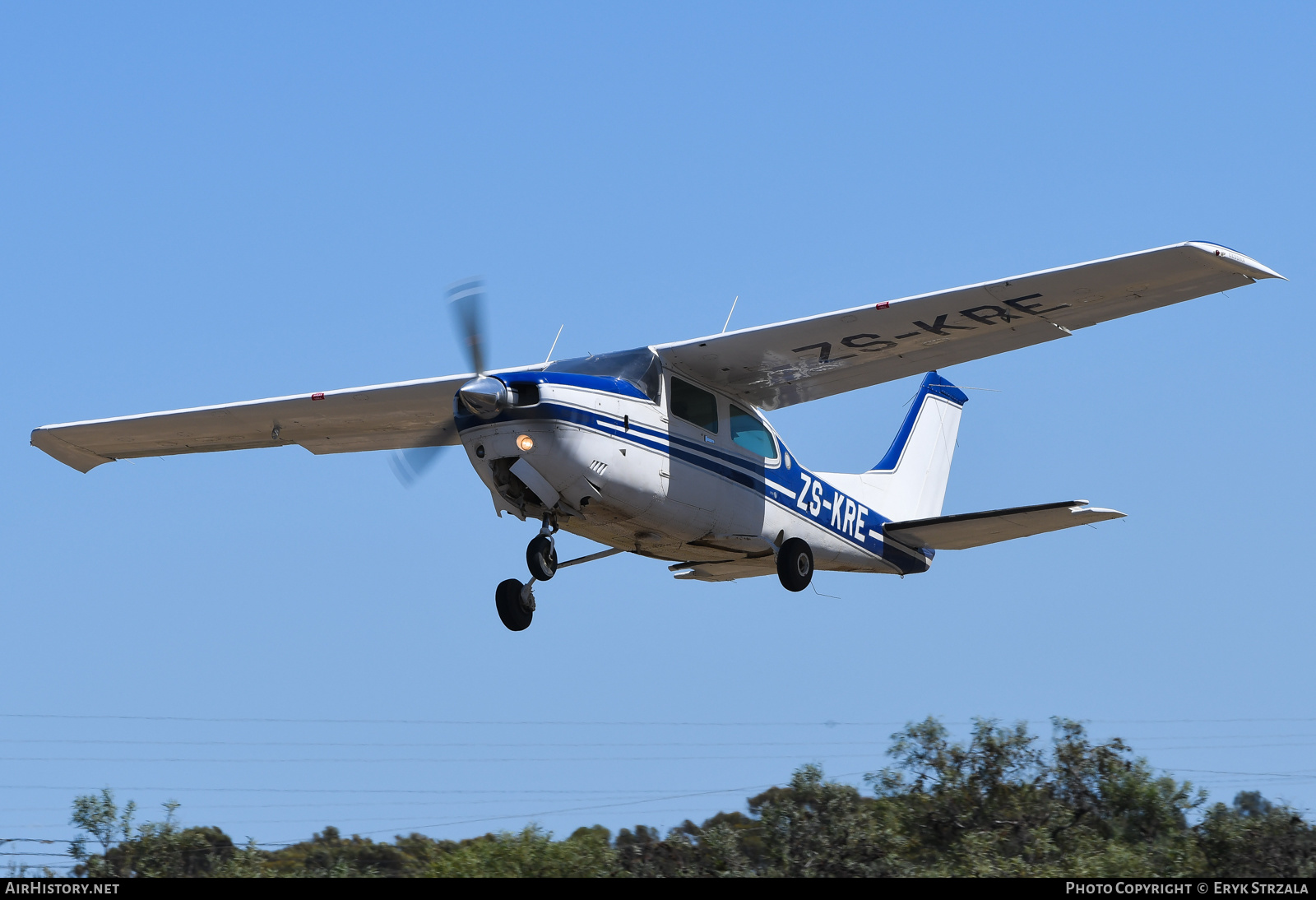 Aircraft Photo of ZS-KRE | Cessna 210N Centurion II | AirHistory.net #543834