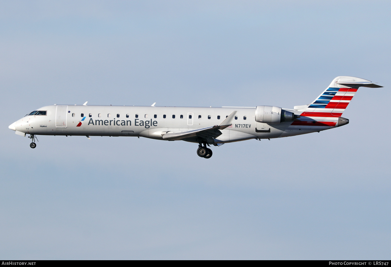 Aircraft Photo of N717EV | Bombardier CRJ-700 (CL-600-2C10) | American Eagle | AirHistory.net #543888