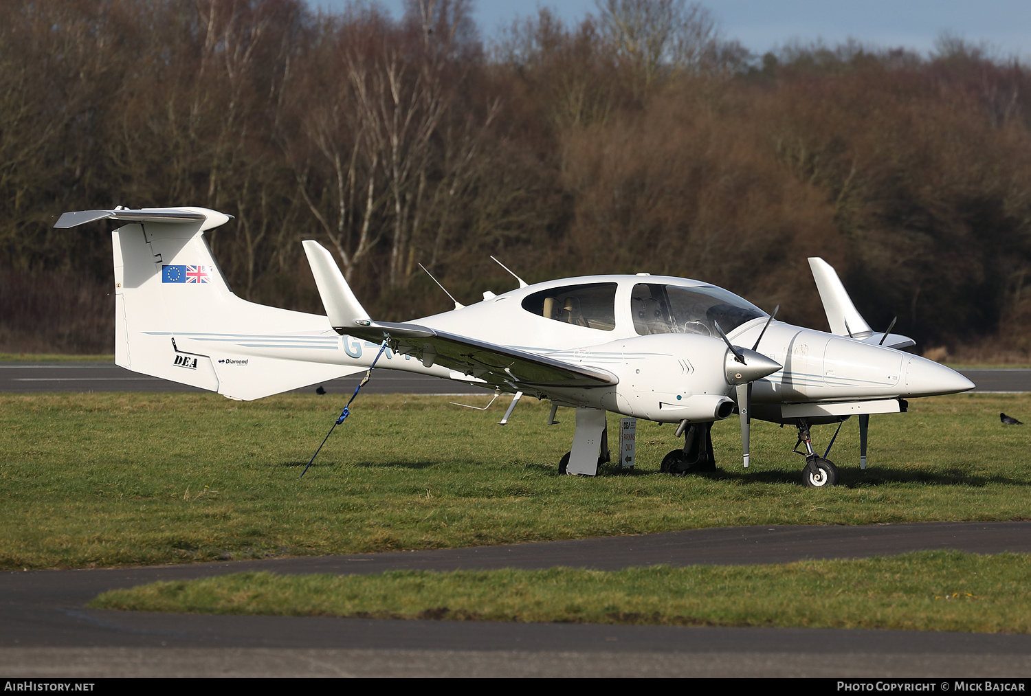 Aircraft Photo of G-PAPE | Diamond DA42 Twin Star | DEA - Diamond Executive Aviation | AirHistory.net #544010