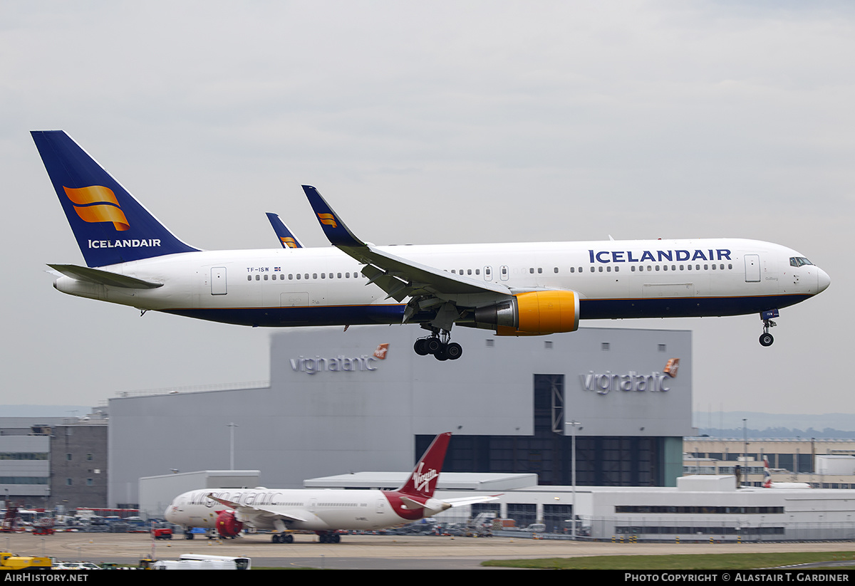 Aircraft Photo of TF-ISW | Boeing 767-319/ER | Icelandair | AirHistory.net #544145