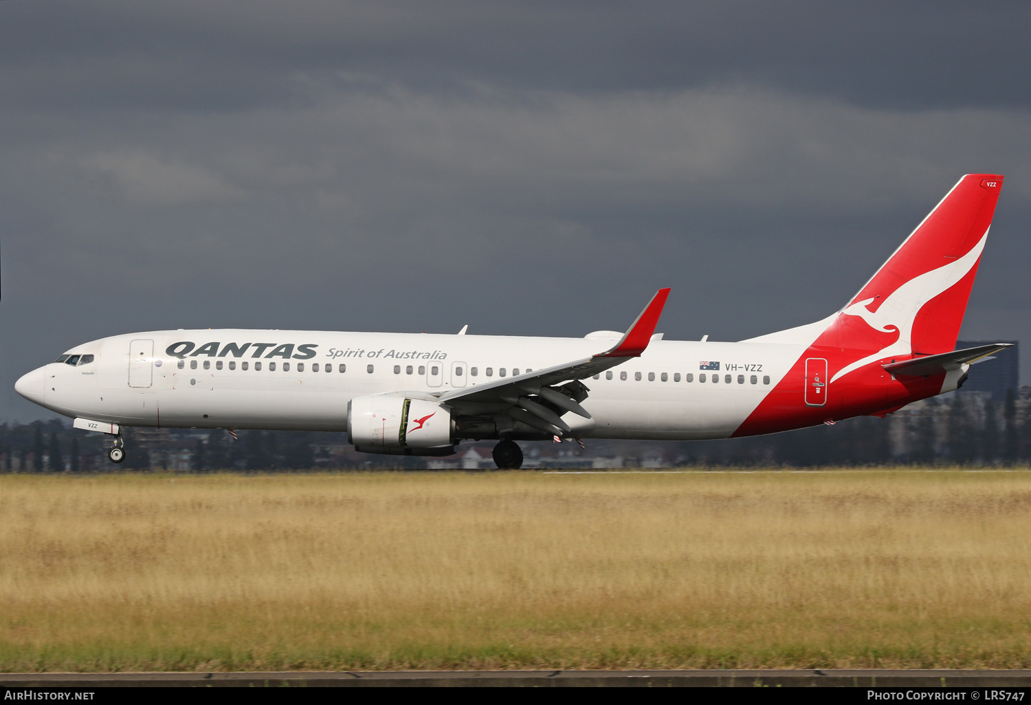 Aircraft Photo of VH-VZZ | Boeing 737-838 | Qantas | AirHistory.net #544230
