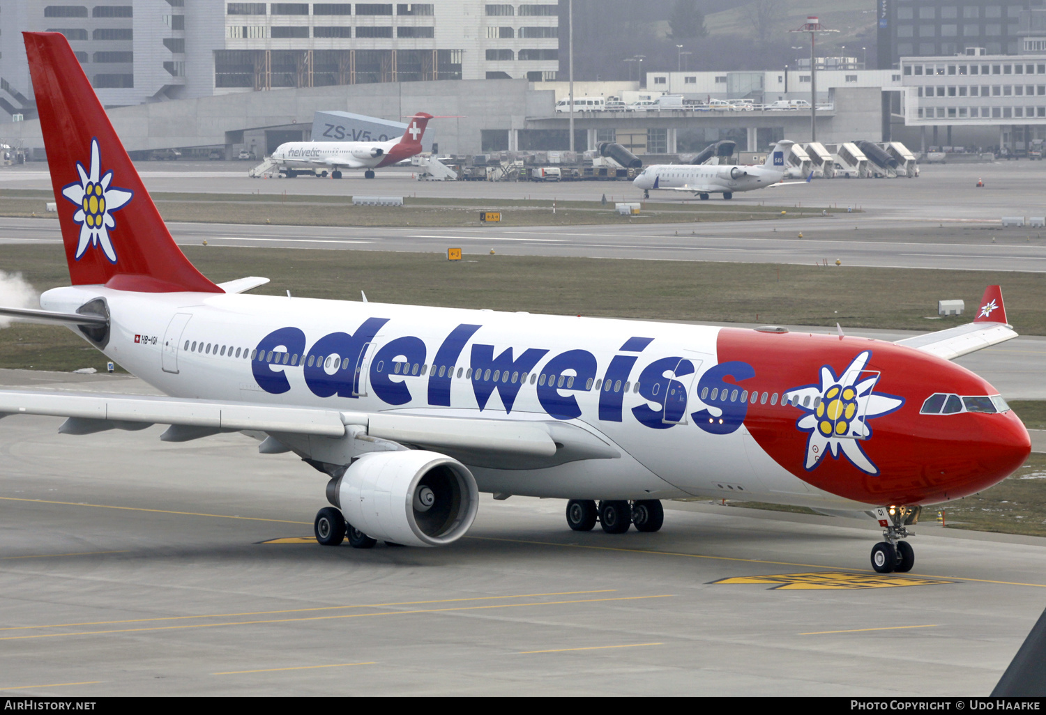 Aircraft Photo of HB-IQI | Airbus A330-223 | Edelweiss Air | AirHistory.net #544417