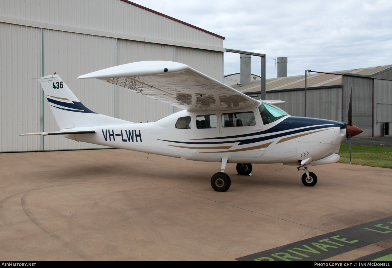 Aircraft Photo of VH-LWH | Cessna 210H Centurion | AirHistory.net #544464