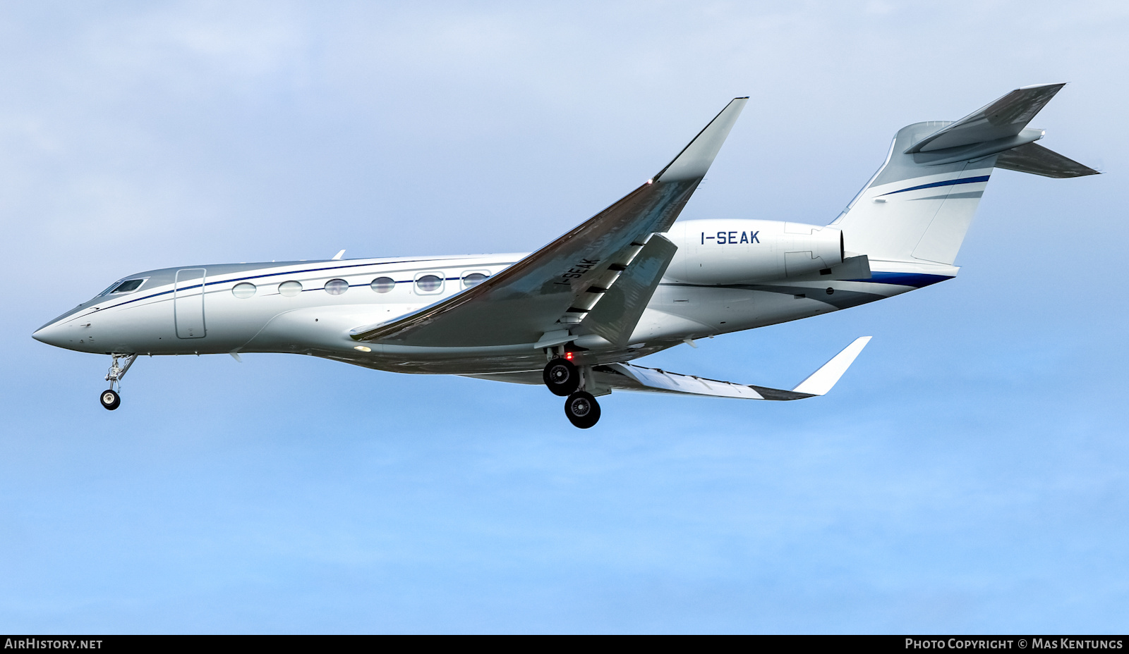 Aircraft Photo of I-SEAK | Gulfstream Aerospace G650ER (G-VI) | AirHistory.net #544497