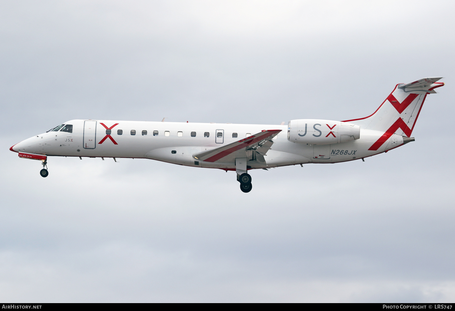 Aircraft Photo of N268JX | Embraer ERJ-135ER (EMB-135ER) | JetSuiteX - JSX | AirHistory.net #544540