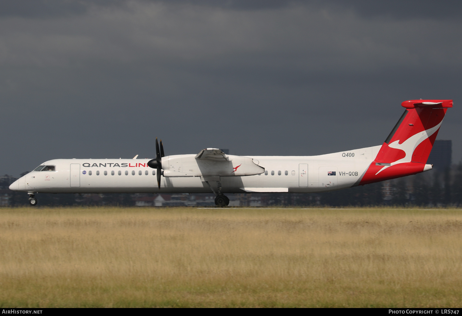 Aircraft Photo of VH-QOB | Bombardier DHC-8-402 Dash 8 | QantasLink | AirHistory.net #544596