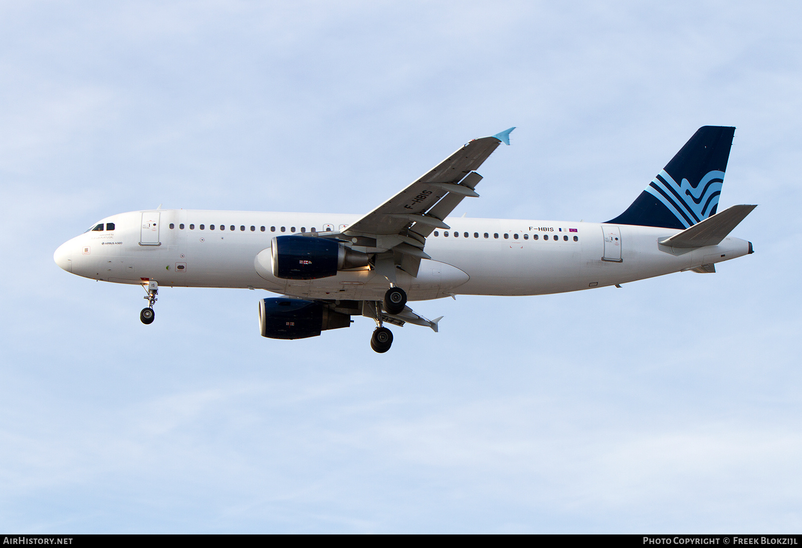 Aircraft Photo of F-HBIS | Airbus A320-214 | TAP Air Portugal | AirHistory.net #544766