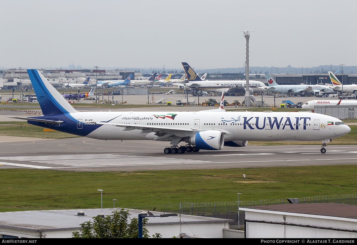 Aircraft Photo of 9K-AOM | Boeing 777-300/ER | Kuwait Airways | AirHistory.net #544893