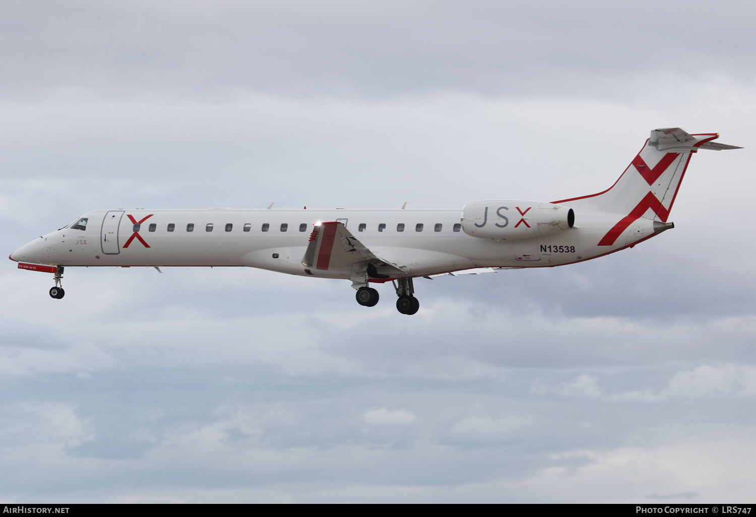 Aircraft Photo of N13538 | Embraer ERJ-145LR (EMB-145LR) | JetSuiteX - JSX | AirHistory.net #544939