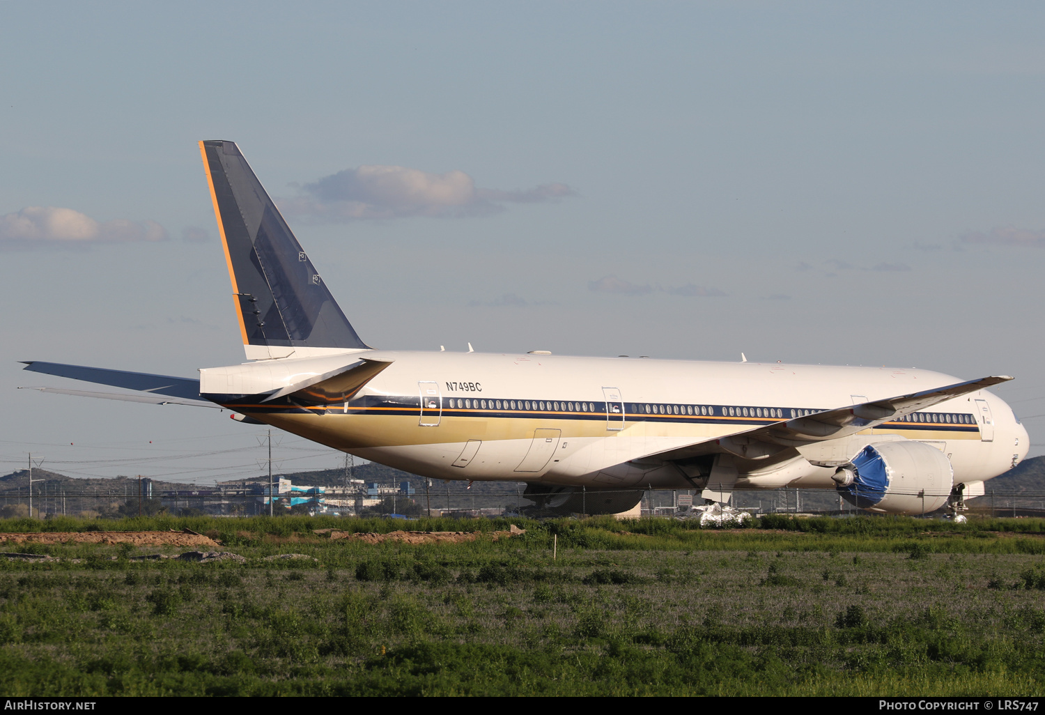 Aircraft Photo of N749BC | Boeing 777-212/ER | AirHistory.net #544943