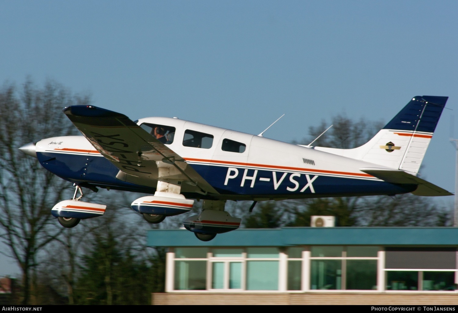 Aircraft Photo of PH-VSX | Piper PA-28-181 Archer III | Vliegclub Seppe | AirHistory.net #545015