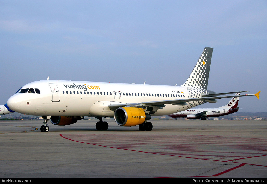 Aircraft Photo of EC-JAB | Airbus A320-214 | Vueling Airlines | AirHistory.net #545403