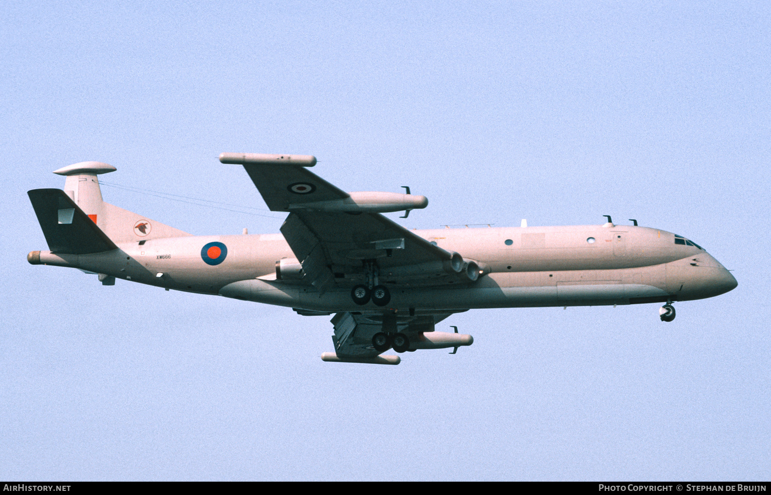 Aircraft Photo of XW666 | Hawker Siddeley HS-801 Nimrod R.1 | UK - Air Force | AirHistory.net #545471