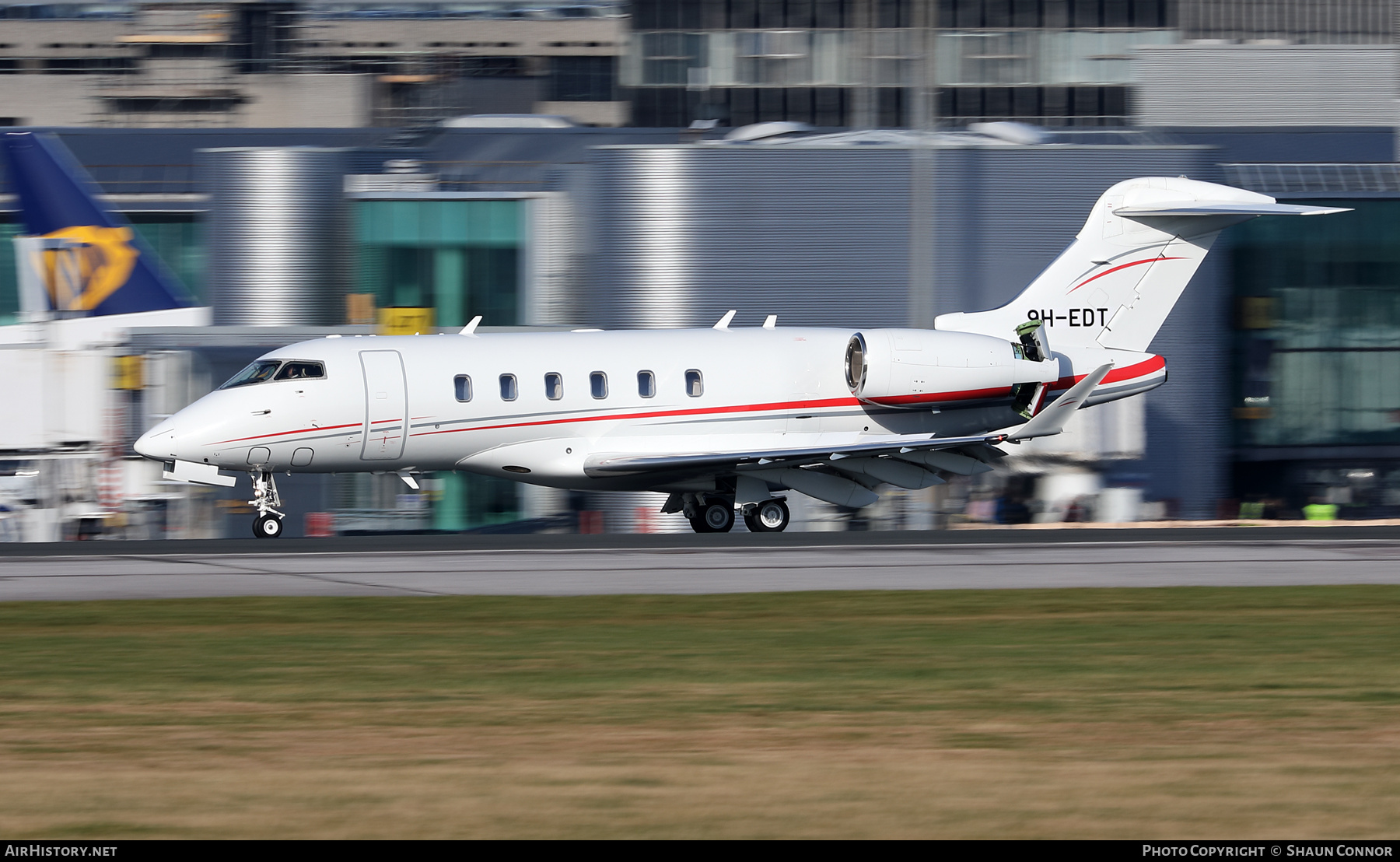 Aircraft Photo of 9H-EDT | Bombardier Challenger 350 (BD-100-1A10) | AirHistory.net #545486