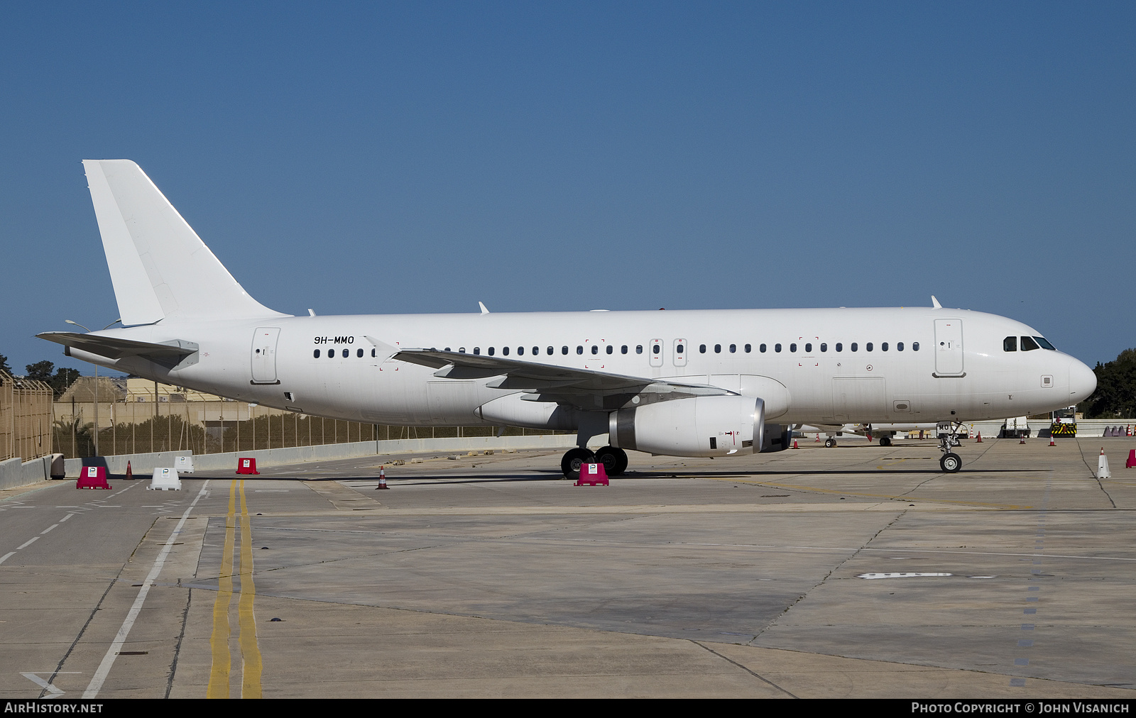 Aircraft Photo of 9H-MMO | Airbus A320-232 | AirHistory.net #545523