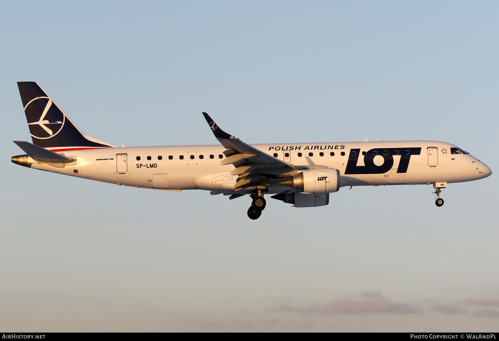 Aircraft Photo of SP-LMD | Embraer 190STD (ERJ-190-100STD) | LOT Polish Airlines - Polskie Linie Lotnicze | AirHistory.net #545699