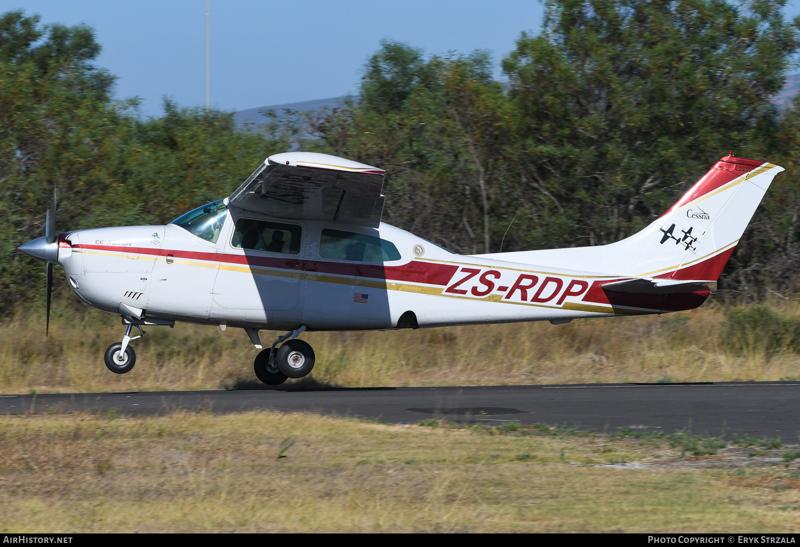 Aircraft Photo of ZS-RDP | Cessna 210L Centurion | AirHistory.net #545720