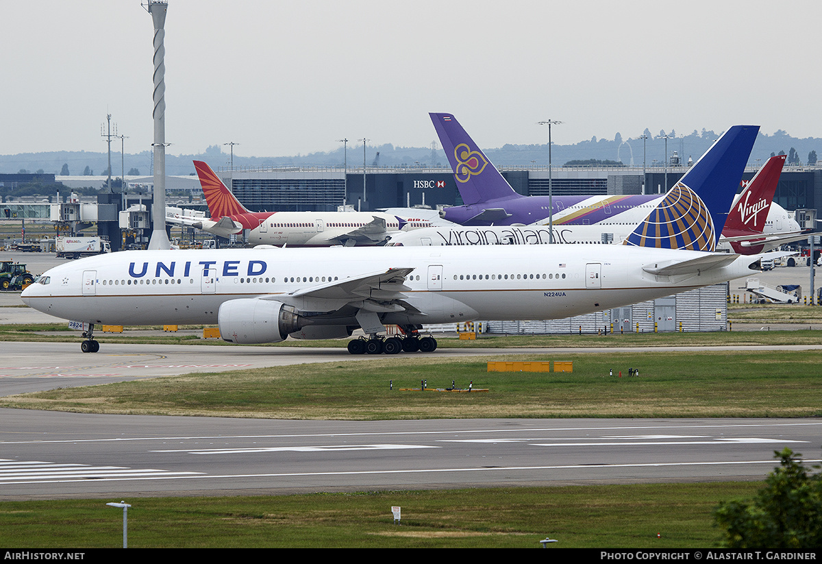 Aircraft Photo of N224UA | Boeing 777-222/ER | United Airlines | AirHistory.net #545721