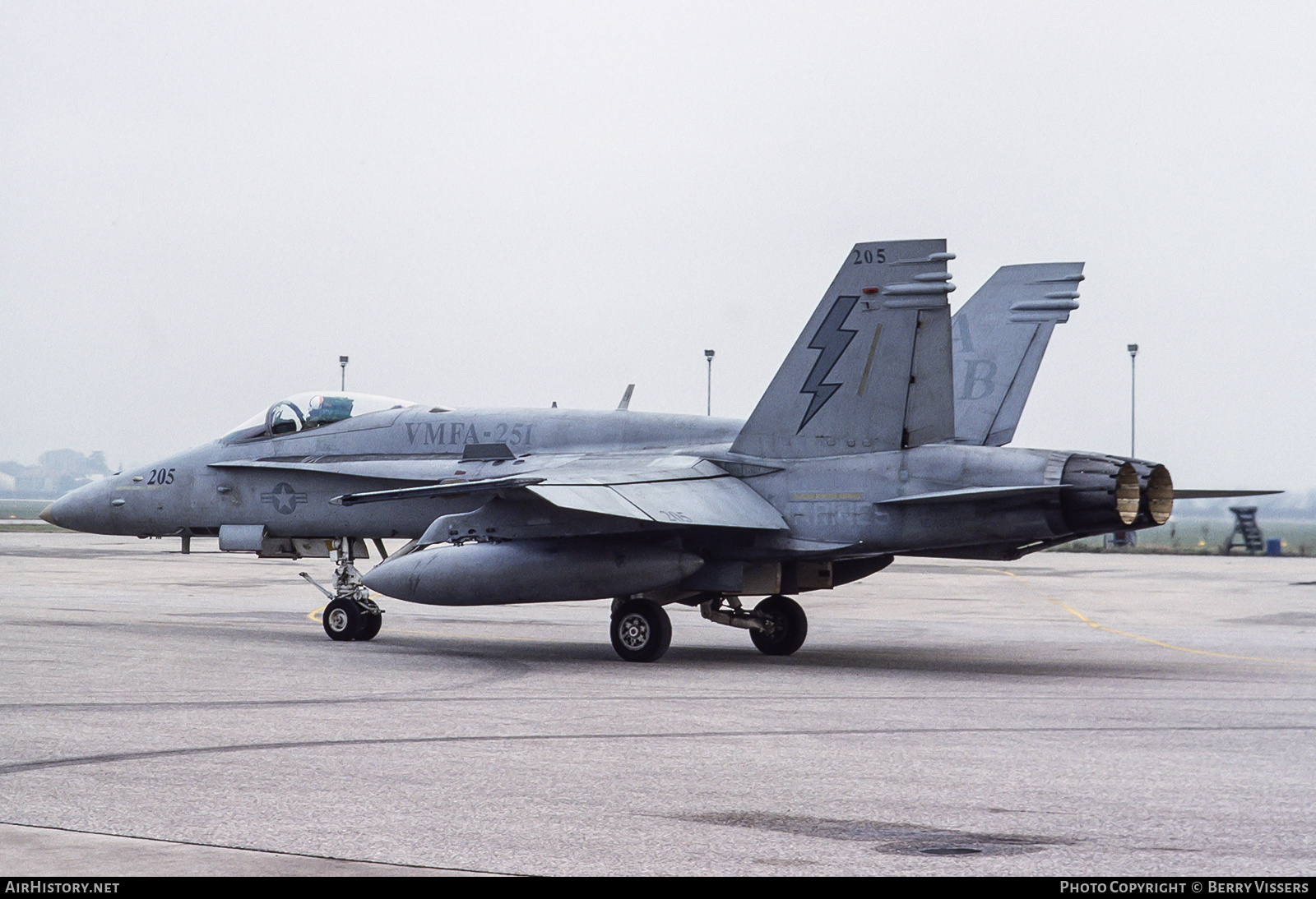 Aircraft Photo of 164887 | McDonnell Douglas F/A-18C Hornet | USA - Marines | AirHistory.net #545910