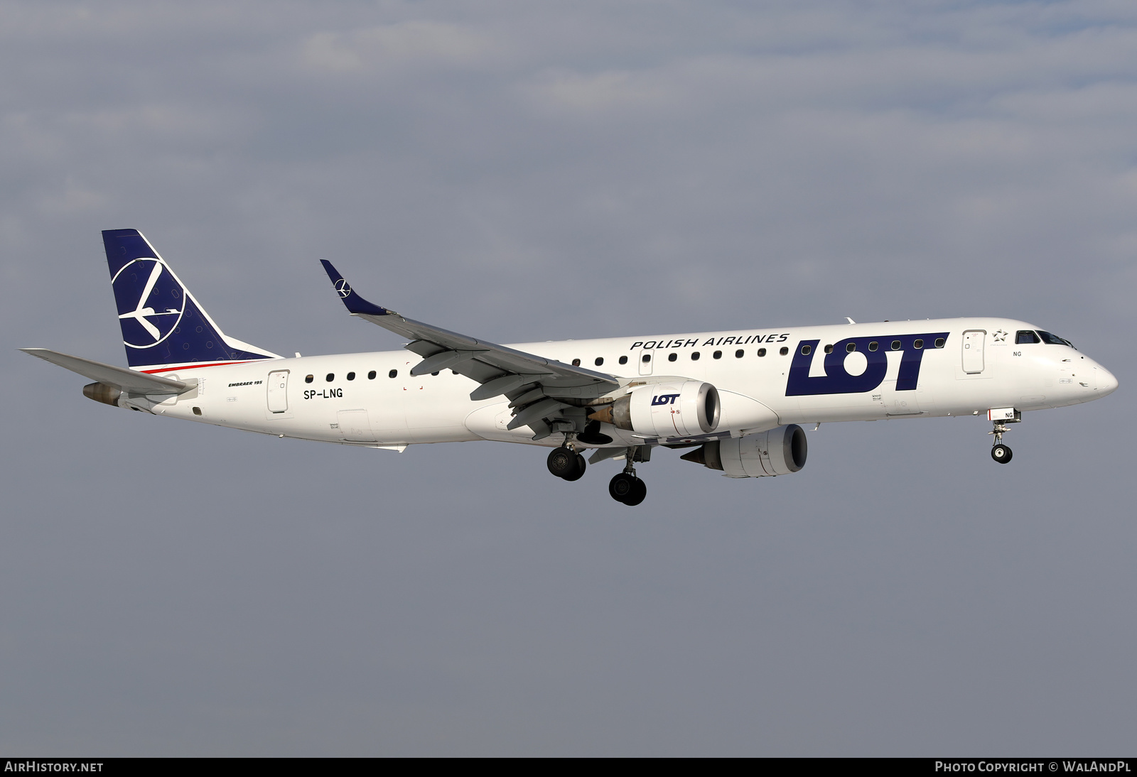 Aircraft Photo of SP-LNG | Embraer 195AR (ERJ-190-200IGW) | LOT Polish Airlines - Polskie Linie Lotnicze | AirHistory.net #545952