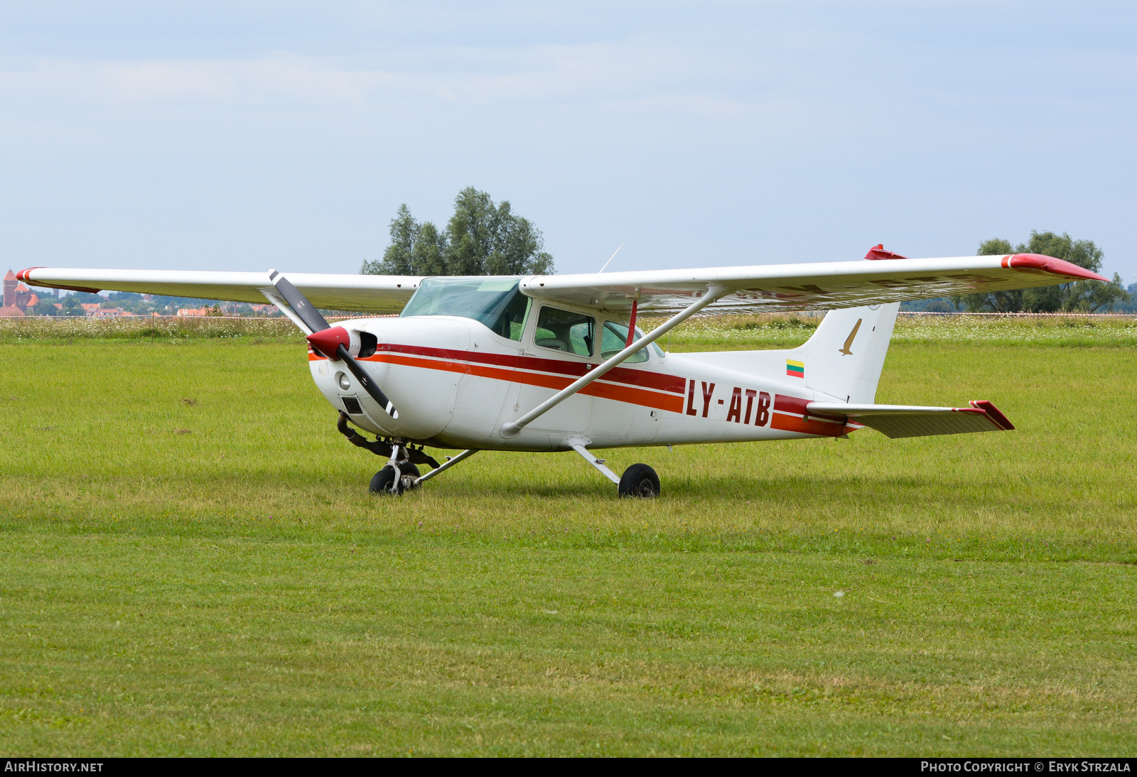 Aircraft Photo of LY-ATB | Cessna 172M Skyhawk | AirHistory.net #546118
