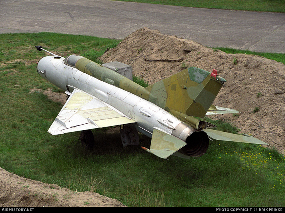 Aircraft Photo of 2287 | Mikoyan-Gurevich MiG-21M | AirHistory.net #546189