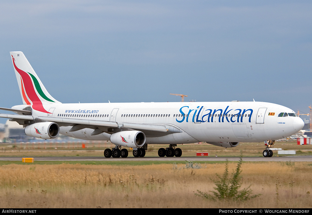 Aircraft Photo of 4R-ADE | Airbus A340-312 | SriLankan Airlines | AirHistory.net #546278