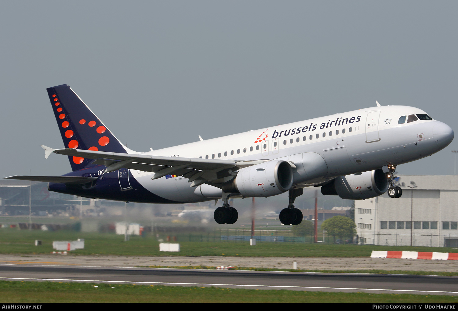 Aircraft Photo of OO-SSV | Airbus A319-111 | Brussels Airlines | AirHistory.net #546314