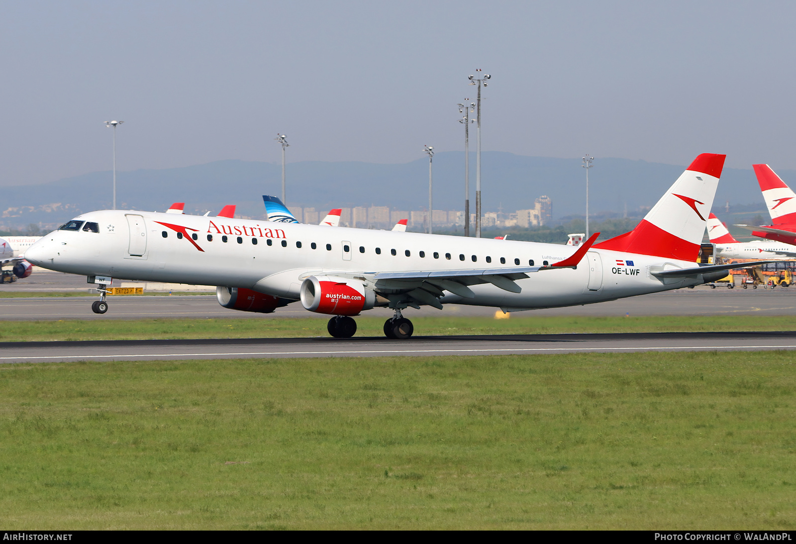 Aircraft Photo of OE-LWF | Embraer 195LR (ERJ-190-200LR) | Austrian Airlines | AirHistory.net #546322