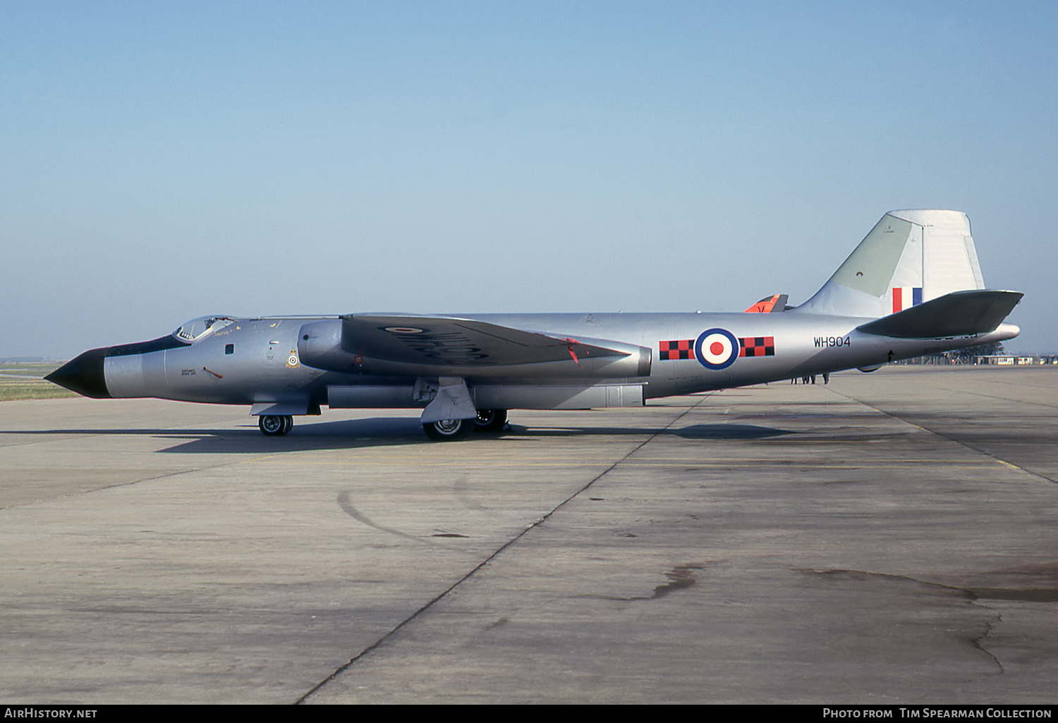 Aircraft Photo of WH904 | English Electric Canberra T.11 | UK - Air Force | AirHistory.net #546448