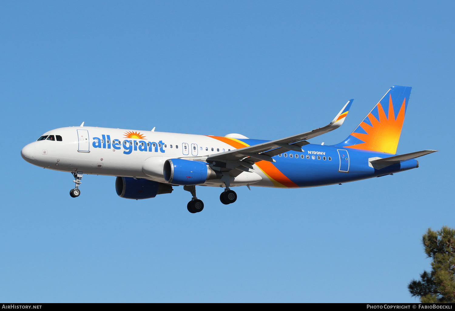 Aircraft Photo of N199NV | Airbus A320-214 | Allegiant Air | AirHistory.net #546564