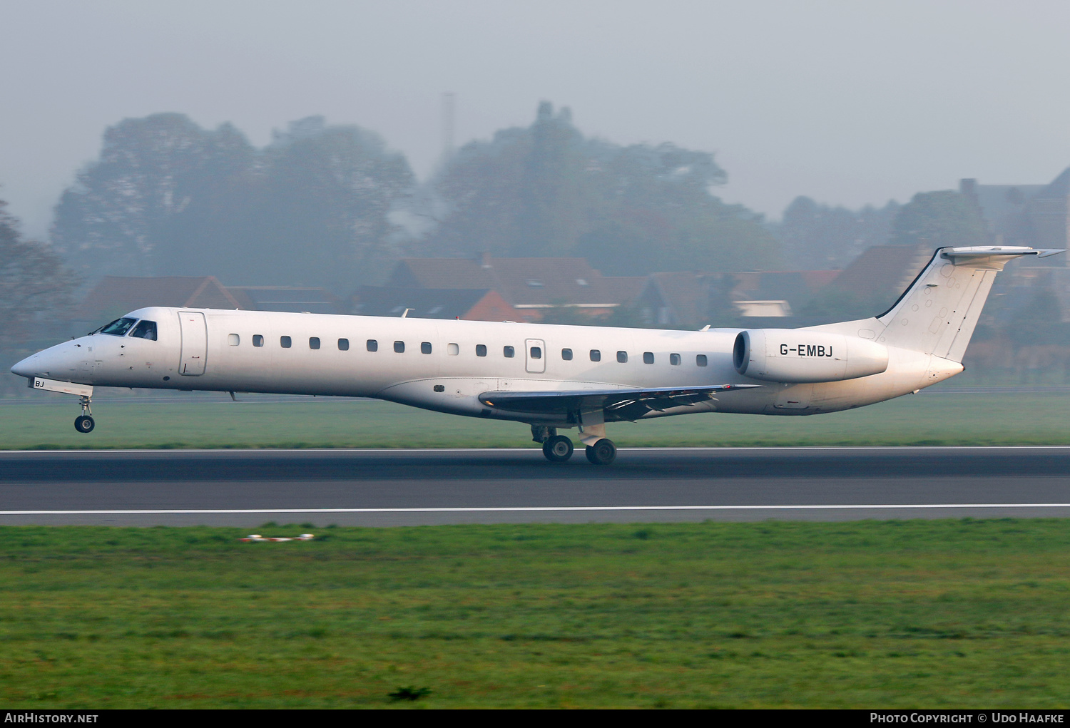 Aircraft Photo of G-EMBJ | Embraer ERJ-145EU (EMB-145EU) | Flybe | AirHistory.net #546573