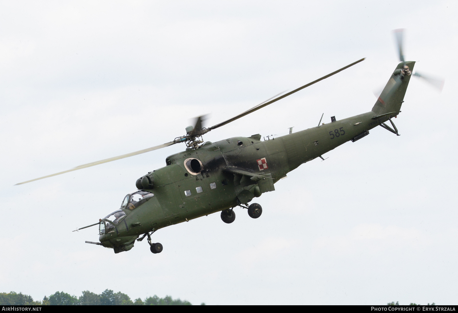 Aircraft Photo of 585 | Mil Mi-24D | Poland - Air Force | AirHistory.net #546629