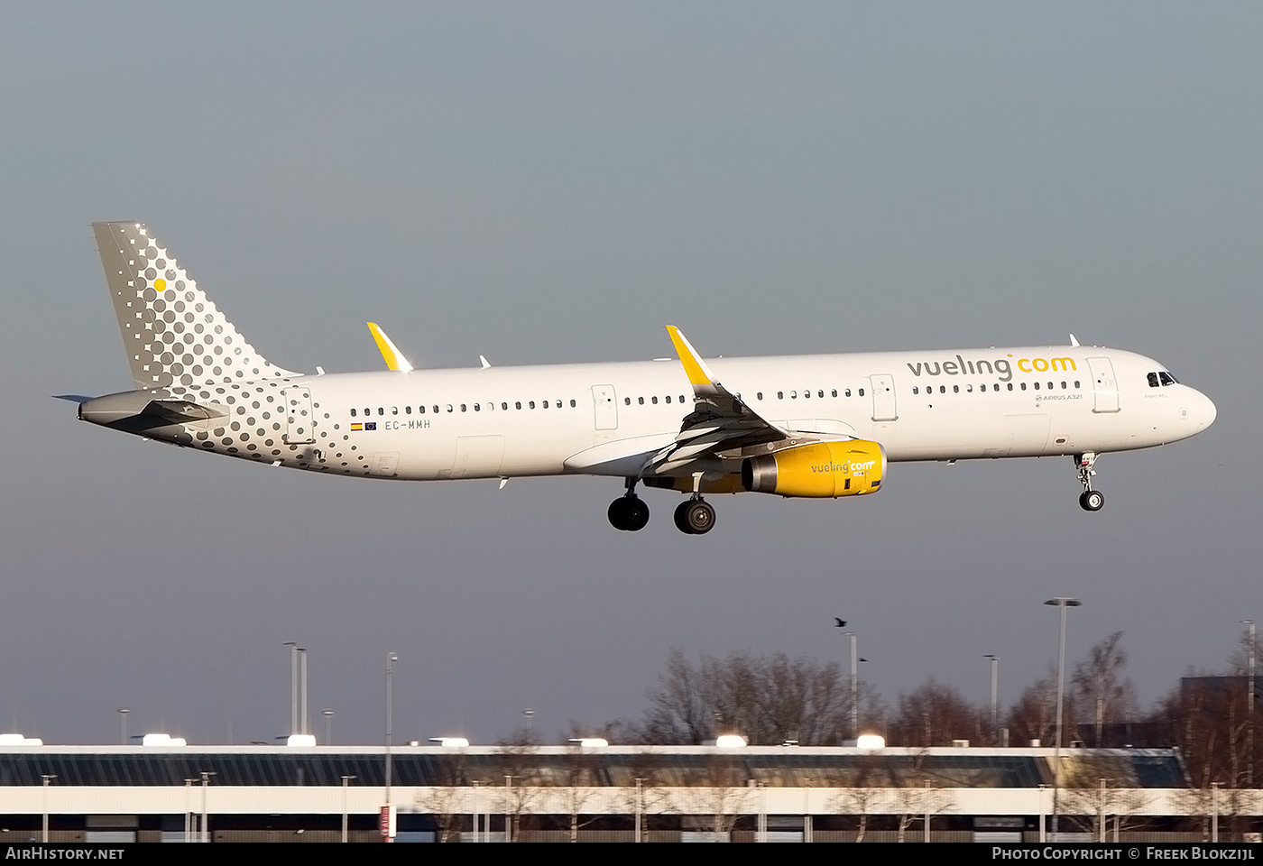 Aircraft Photo of EC-MMH | Airbus A321-231 | Vueling Airlines | AirHistory.net #546640