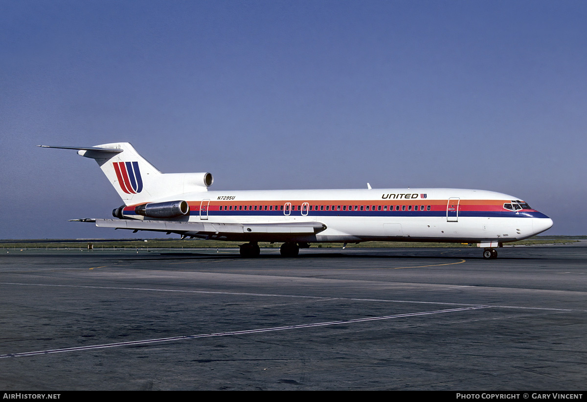 Aircraft Photo of N7295U | Boeing 727-222/Adv | United Airlines | AirHistory.net #546716