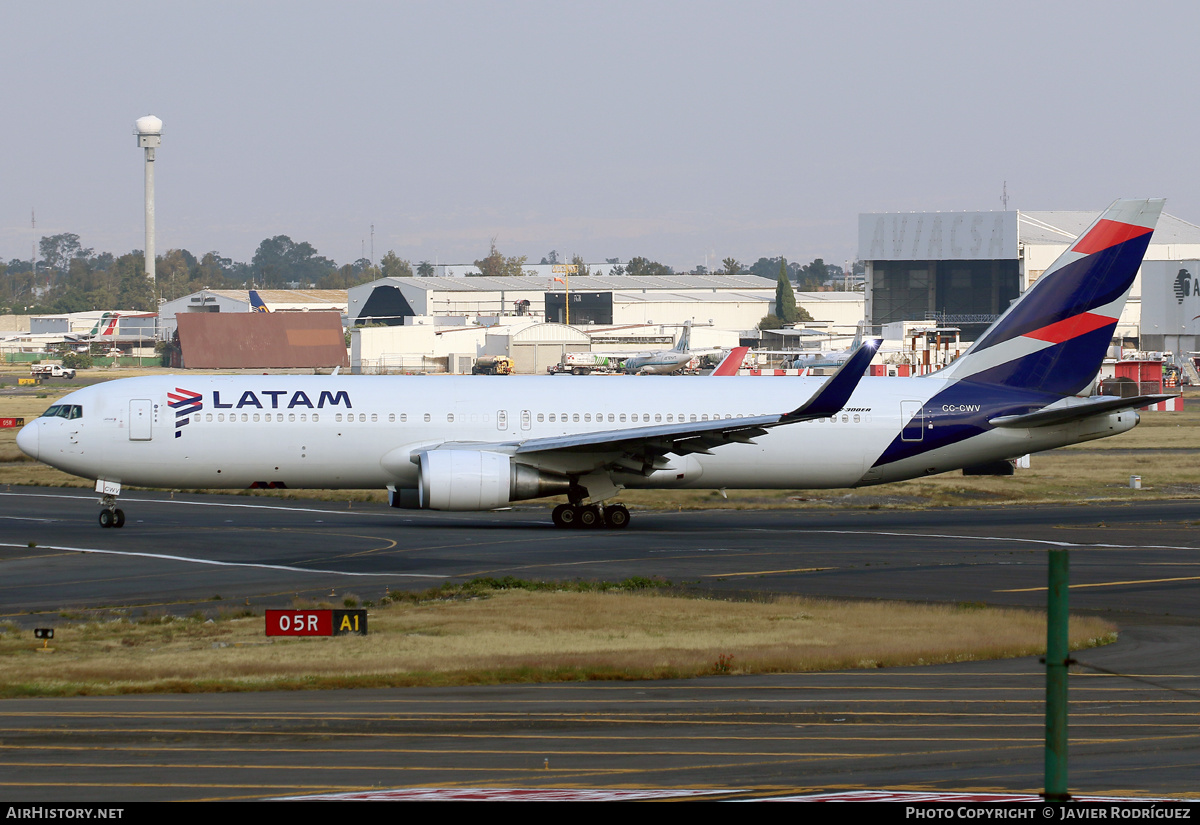 Aircraft Photo of CC-CWV | Boeing 767-316/ER | LATAM Airlines | AirHistory.net #546727