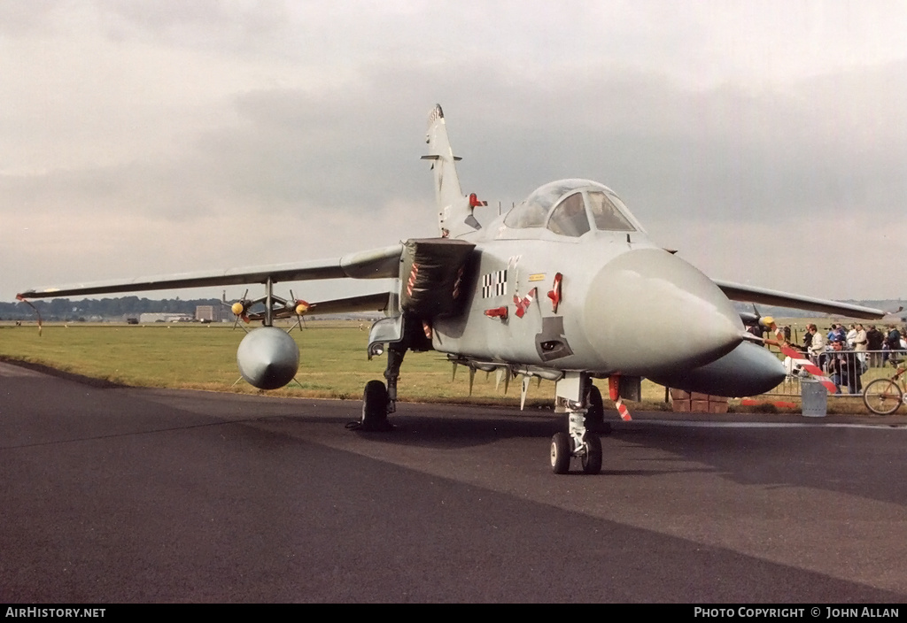 Aircraft Photo of ZE757 | Panavia Tornado F3 | UK - Air Force | AirHistory.net #547036