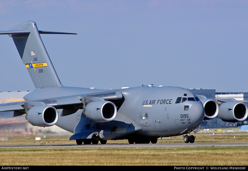 Aircraft Photo of 01-0195 / 10195 | Boeing C-17A Globemaster III | USA - Air Force | AirHistory.net #547052