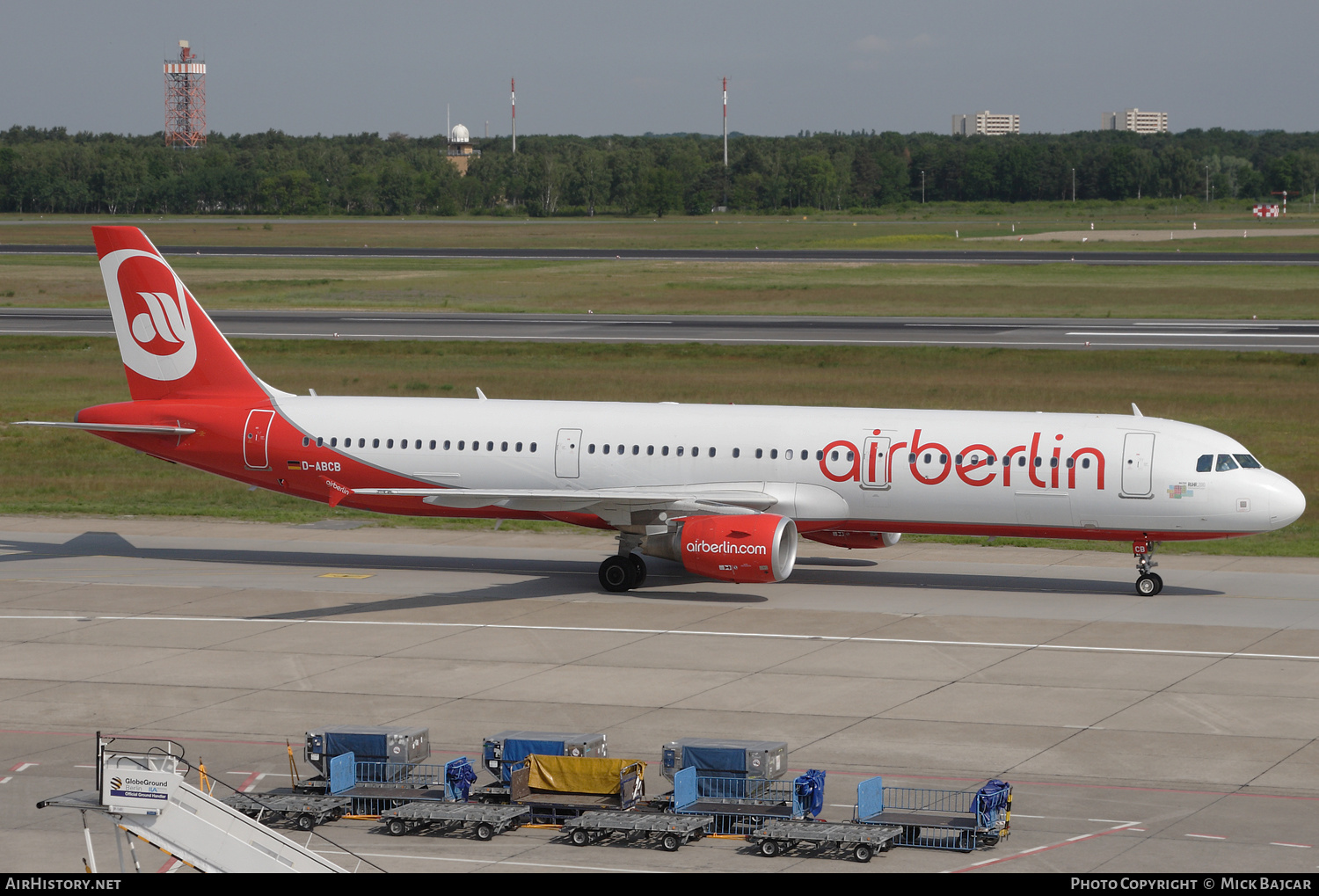 Aircraft Photo of D-ABCB | Airbus A321-211 | Air Berlin | AirHistory.net #547107
