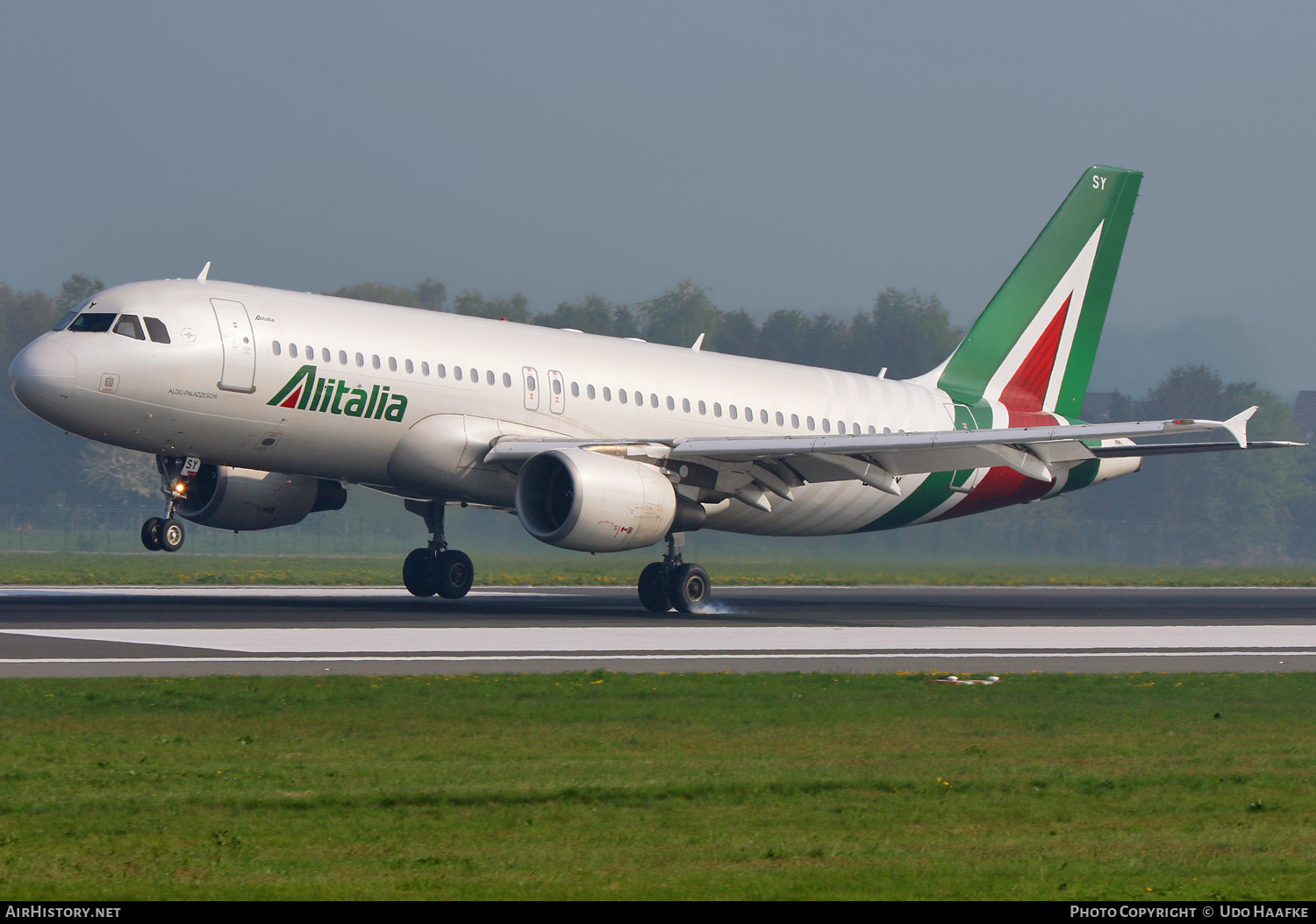 Aircraft Photo of EI-DSY | Airbus A320-216 | Alitalia | AirHistory.net #547131