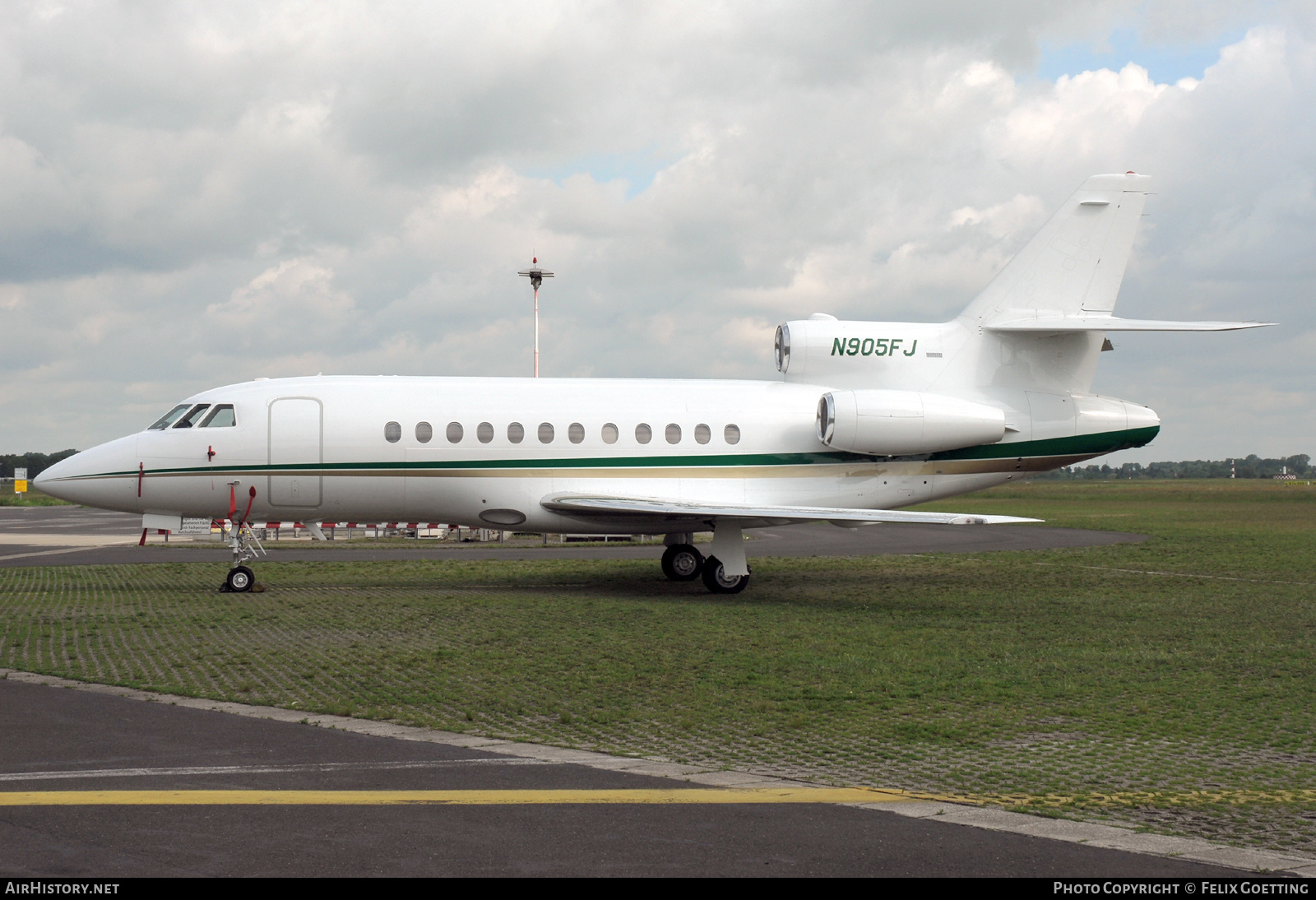 Aircraft Photo of N905FJ | Dassault Falcon 900 | AirHistory.net #547164