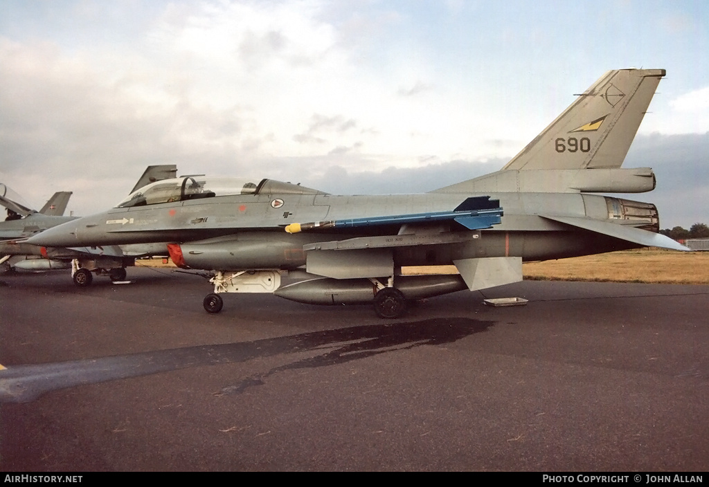 Aircraft Photo of 690 | General Dynamics F-16B Fighting Falcon | Norway - Air Force | AirHistory.net #547292